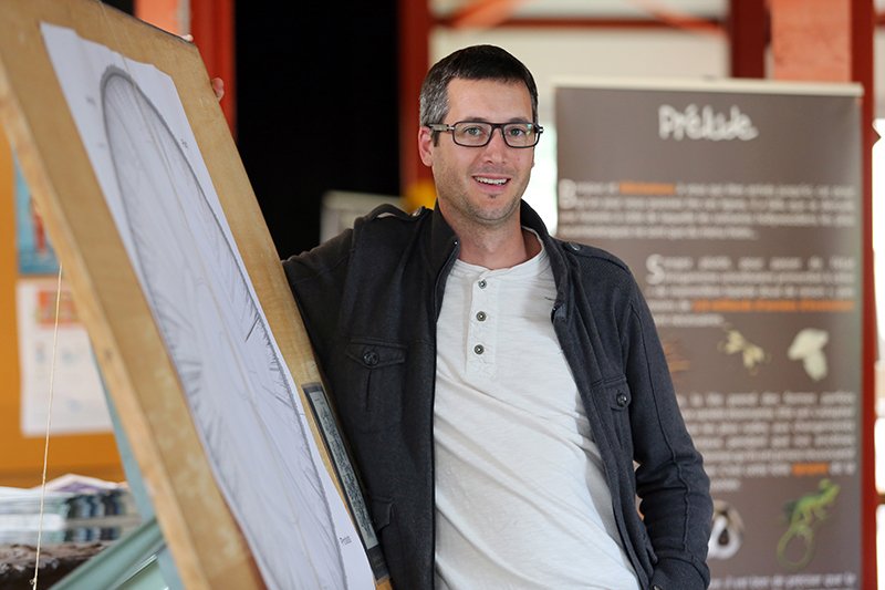 ComSciComCa's tweet photo. Bonjour à tous, j'ai les clefs de la boutique jusqu'à dimanche ! Je suis Guillaume Desbrosse directeur de @CCSTILaRotonde - C'est parti ! https://t.co/EHJa2AhIh6