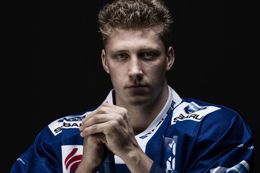 zsclions's tweet photo. Whatsapp oder Facebook? 
Stürmer Mike Künzle entscheidet sich für Dies oder Das:
https://t.co/w3no7ARpk8
#DiesOderDas https://t.co/gQItfQWExN