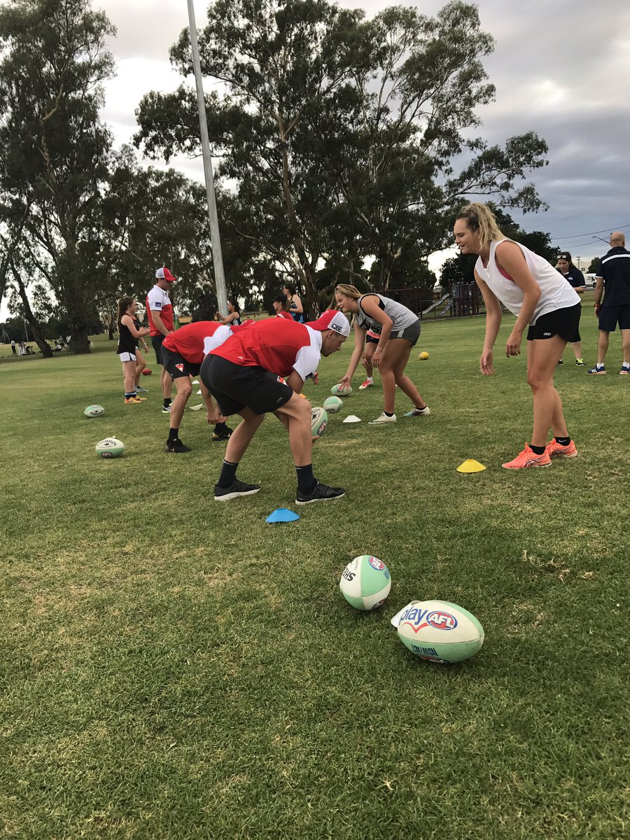 Youth Girls showing <a href="/zakjones10/">zak jones</a> his first hard ball get during there <a href="/auspost/">Australia Post</a> #AFLcommunitycamp <a href="/AFLSNSW/">AFL NSW/ACT - Southern NSW</a> <a href="/aflnswact/">AFL NSW/ACT</a> <a href="/sydneyswans/">Sydney Swans</a>