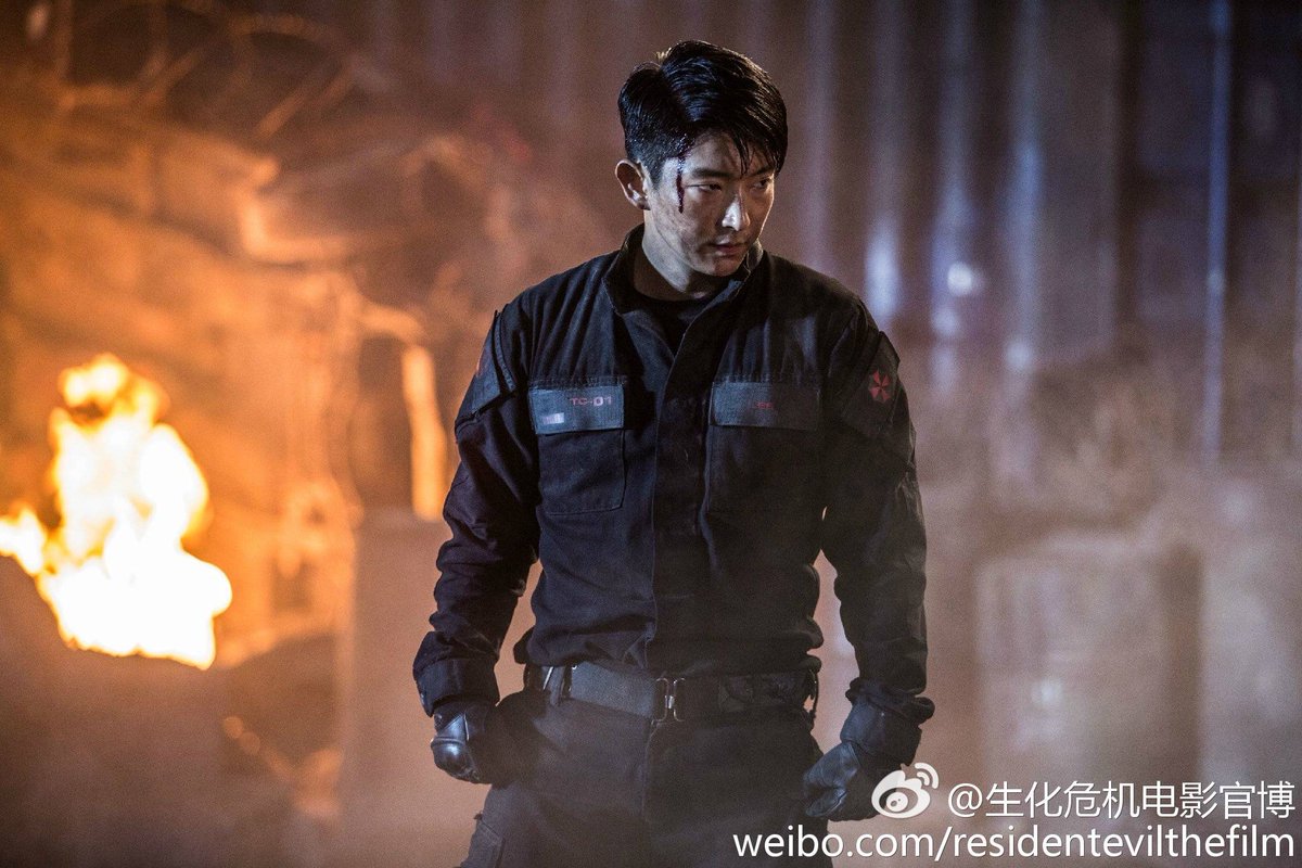 wlsaud711's tweet photo. "#레지던트이블_파멸의날 중국 웨이보 #Commander_Lee 새 스틸컷♡
(Weibo by.生化危机电影官博
https://t.co/nPOe6dLBSl)"
잘생긴 악역남자 오빠♡
넘 좋지말입니다..😍😍
#이준기 #레지던트이블_파멸의날 https://t.co/4f9pgD9WAO