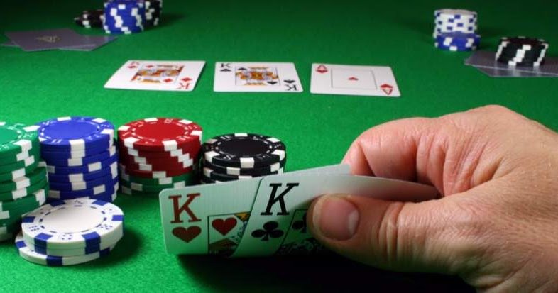 XenmediaM's tweet image. #DeepstackAI has beaten professional poker players in heads-up no-limit Texas hold’em crwd.fr/2jXLo2P #AI