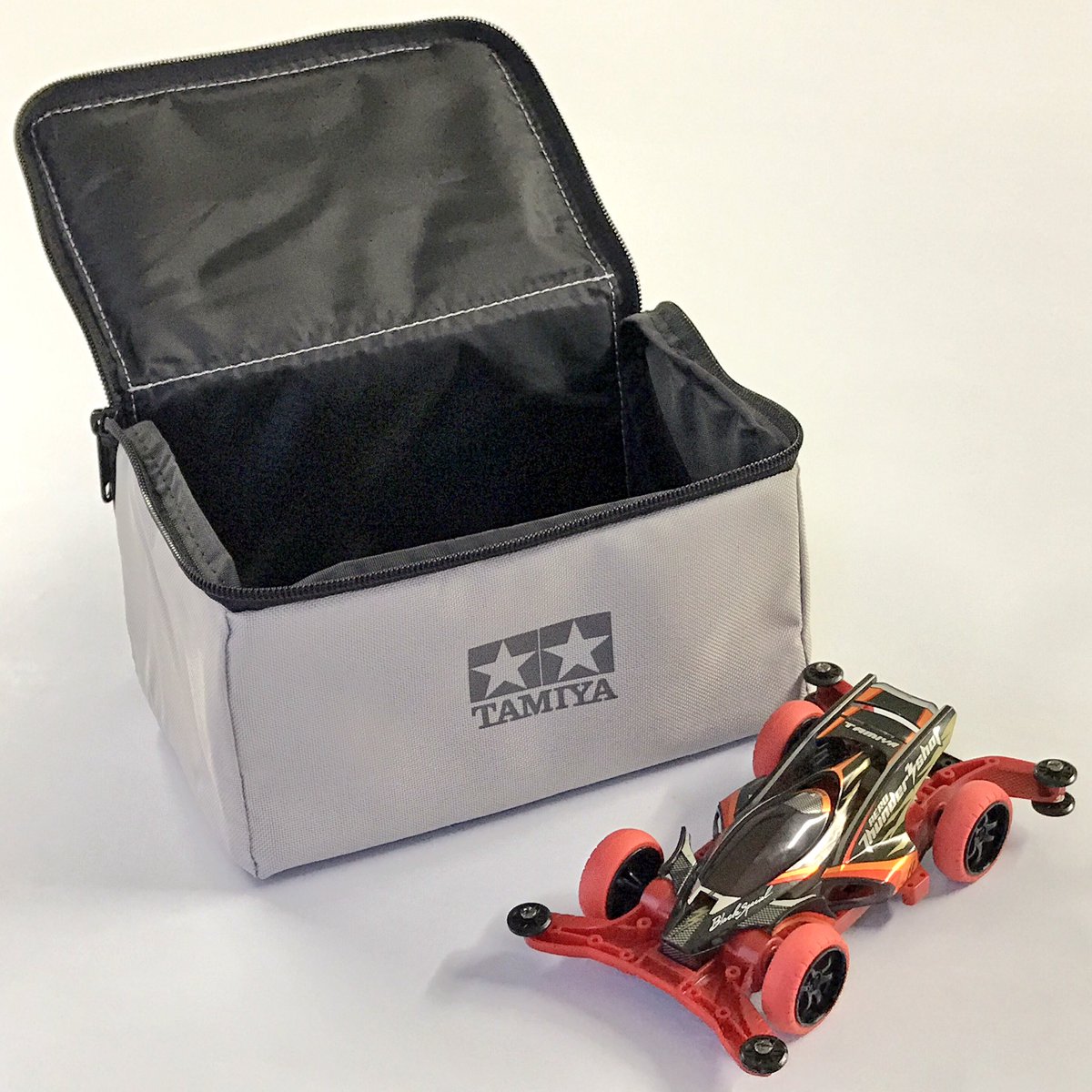 ミニ四駆 スリーウエイバック 反響の大きい『ミニ四駆コンパクトバッグ』。3/18発売の新製品です