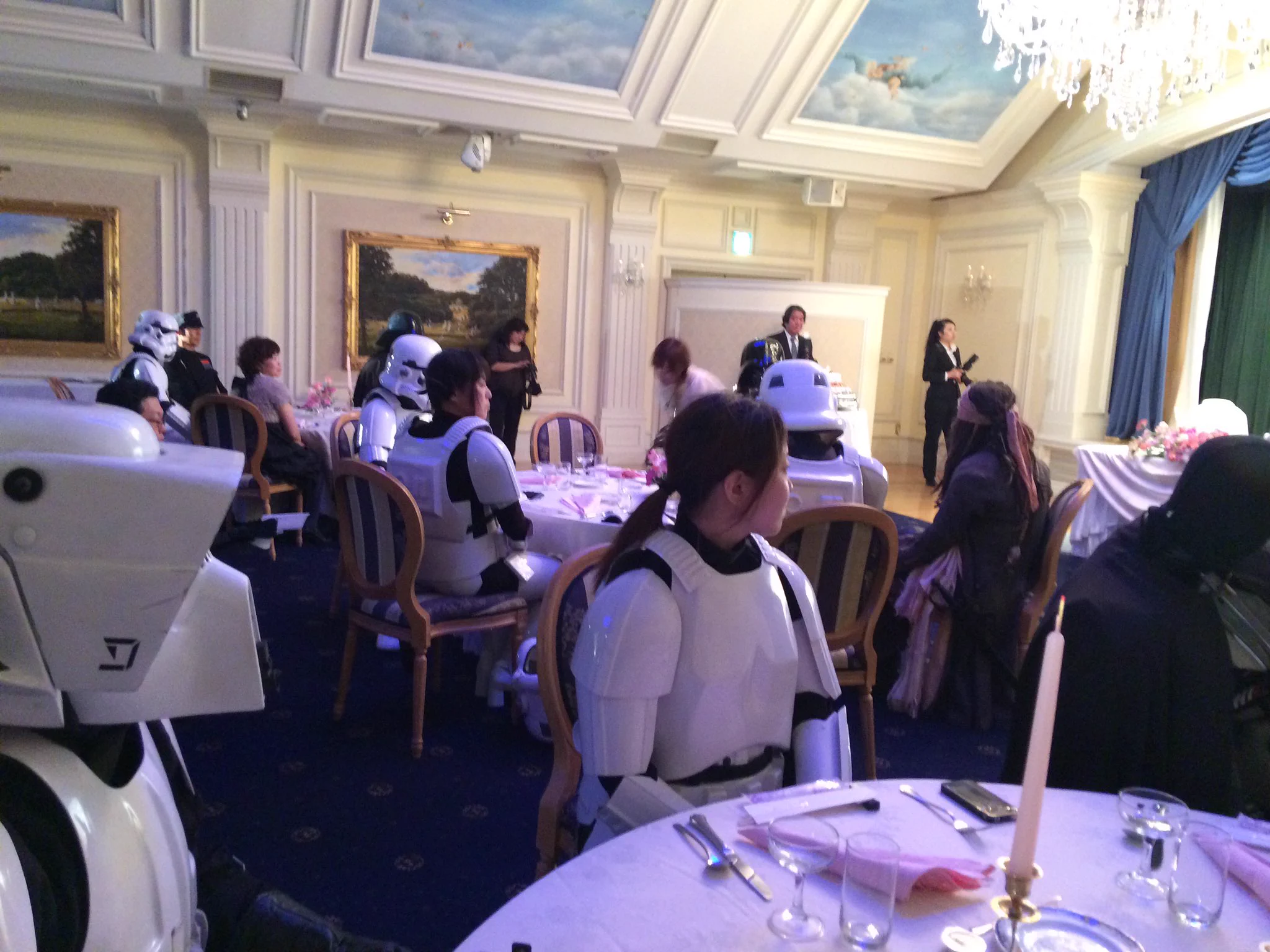 コスプレ仲間の結婚式が想像を遥かに超える凄さだったｗｗ