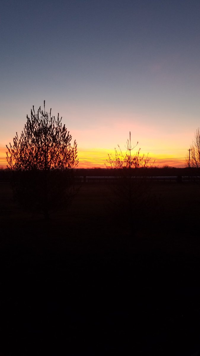 pleedurham's tweet photo. #indianasunset https://t.co/yaGM4j8Srk