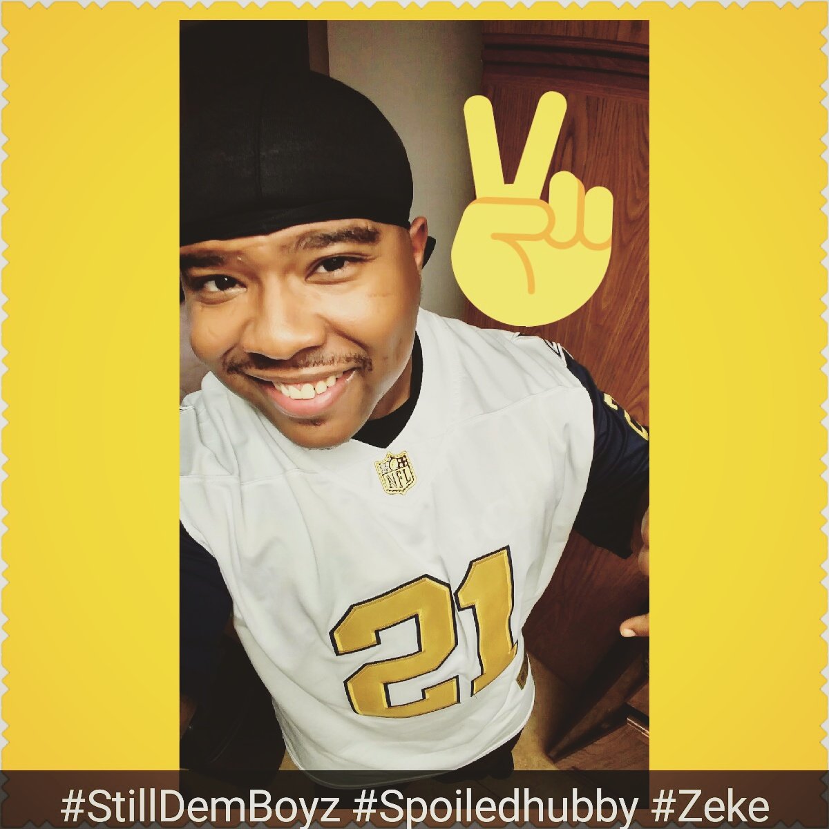 ironmanwizzzzz's tweet photo. Repped my Boyz during the game tho! Thanks babe @lexcullen87  @EzekielElliott  you gotta feast next year fam!! #runeze #boyznation #DC4L https://t.co/qlbPuSkekX