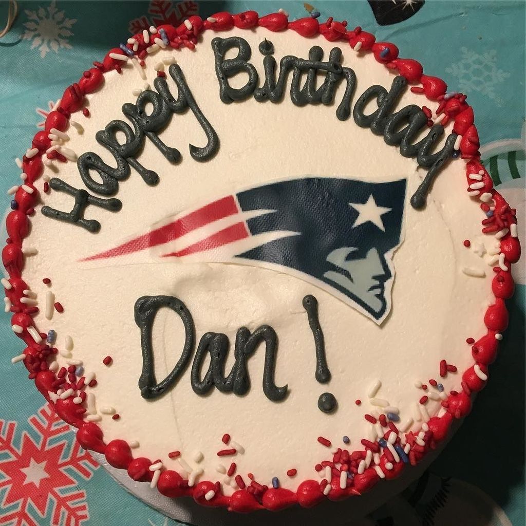 dnvmbr's tweet photo. Awesome birthday! Thanks @flourishbakeshoppe https://t.co/JVY3Hz7eae