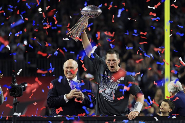 BleacherReport's tweet photo. 5x Champion. 🐐

#SB51 https://t.co/D6lum2fwAt
