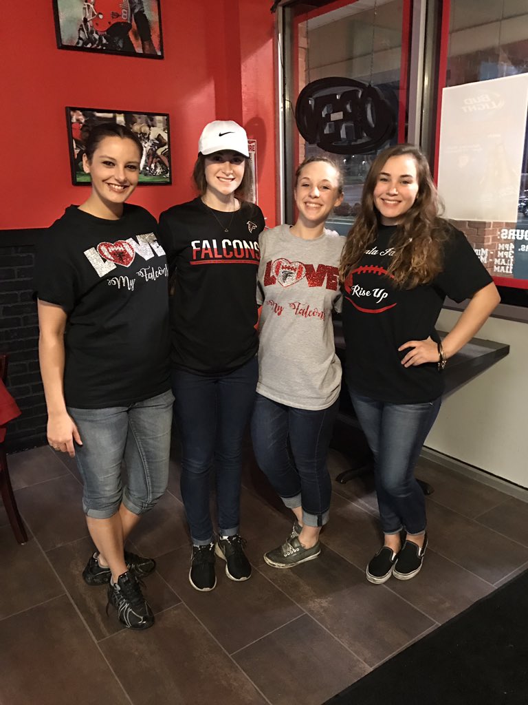 bar_bbs's tweet photo. Win or Lose our girls will always show support for our dirty birds. https://t.co/lIH1A3bz2x