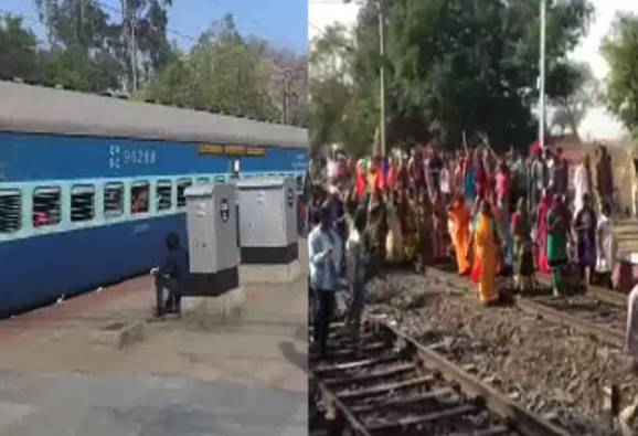abpanandatv's tweet photo. #RailBolckade #Purulia #PassengersInTrouble পুরুলিয়ায় রেল অবরোধ, যাত্রীদের দুর্ভোগ https://t.co/Q7pGYtvY9X https://t.co/2DqpMSwATd