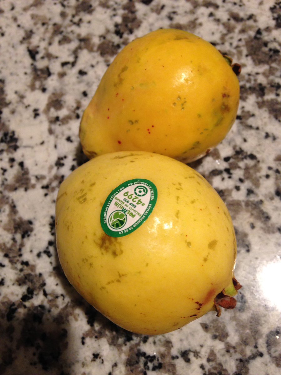 jessicalthinks's tweet image. Guava! Must be my lucky day #fruitdrawerfantasy #guava #blessed