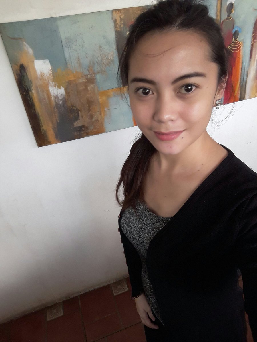 Mariyaeeehhh's tweet photo. If they criticizes you! let them be and give them a compliment....
remember you're awesome as you are 😚
#GoGirl https://t.co/R6zxYmYxmK