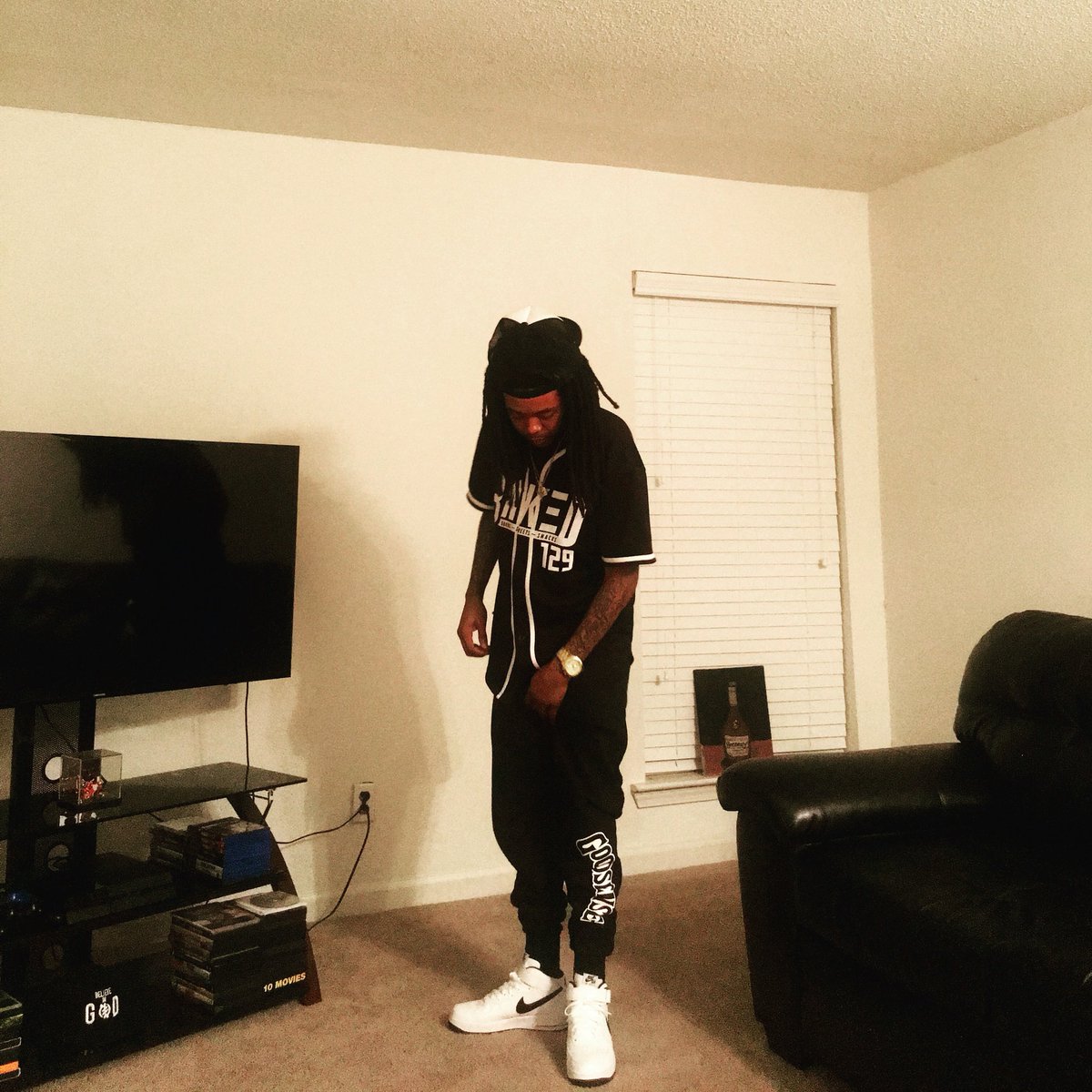 young_roddy's tweet photo. New mixtape Hood Gospel coming soon https://t.co/8acxqGFUWj