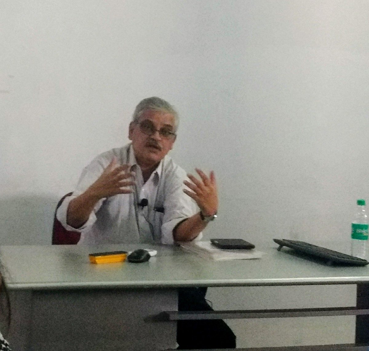 YogitaChainani's tweet image. @sritara V Sridhar, from the Front line Magazine spoke about #Demonetisation and it&apos;s impact at @iijnmbangalore #printpods #Observethis16