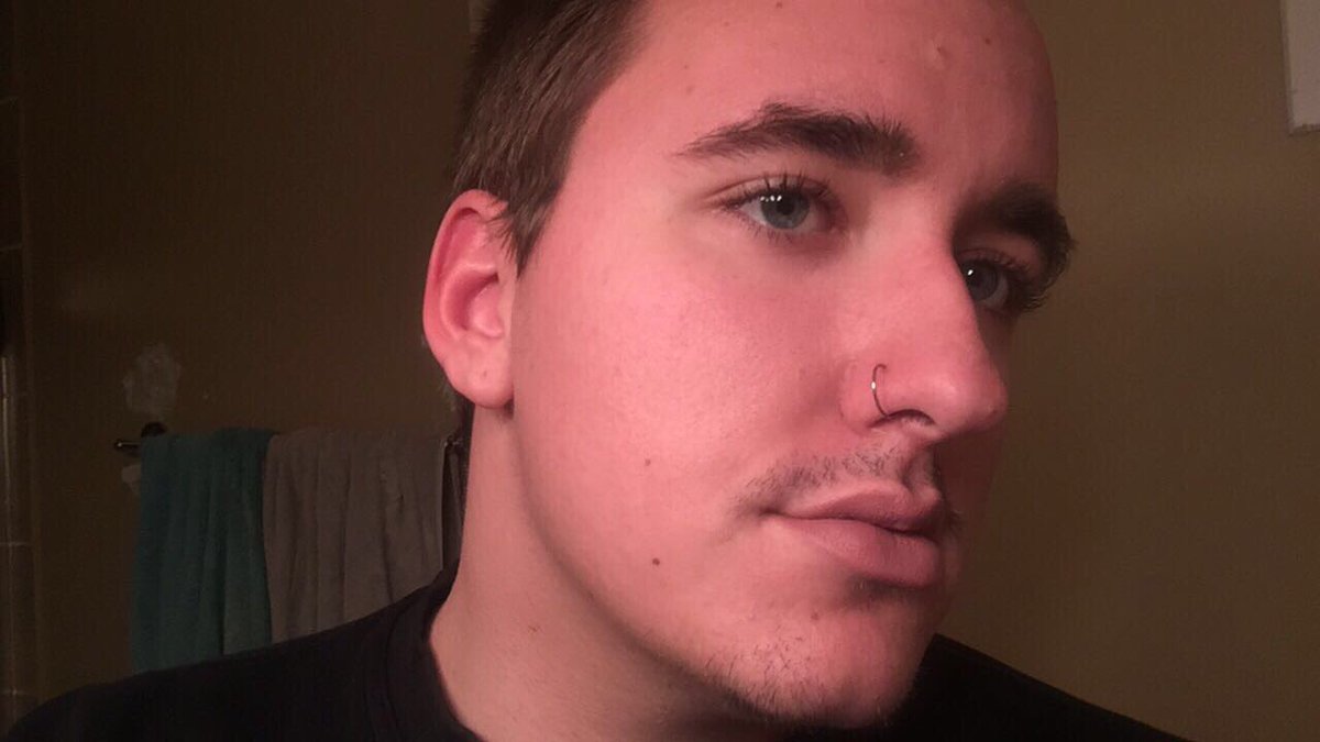 makeupbyanth's tweet photo. im acting like it wasn't obvious lmao but #boyskissboysselfies 🏳️‍🌈 https://t.co/hrohQpBTeS