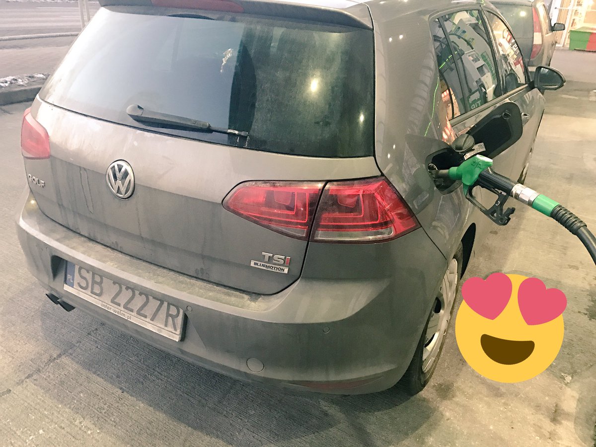 LadyYpsilon's tweet photo. Feeding my beast 😍😍 #VagLove #VWRules #VWGolfMk7 #MyGolfy #MyBaby #LoveSoMuch https://t.co/jaVtkWrCh3