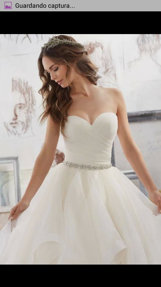 LoamyCastaneda's tweet photo. Mira @isela_hdzb  🌻👑💍💍💆  
Esta bien padreee! 💍💍😍 https://t.co/F89luv9m5y