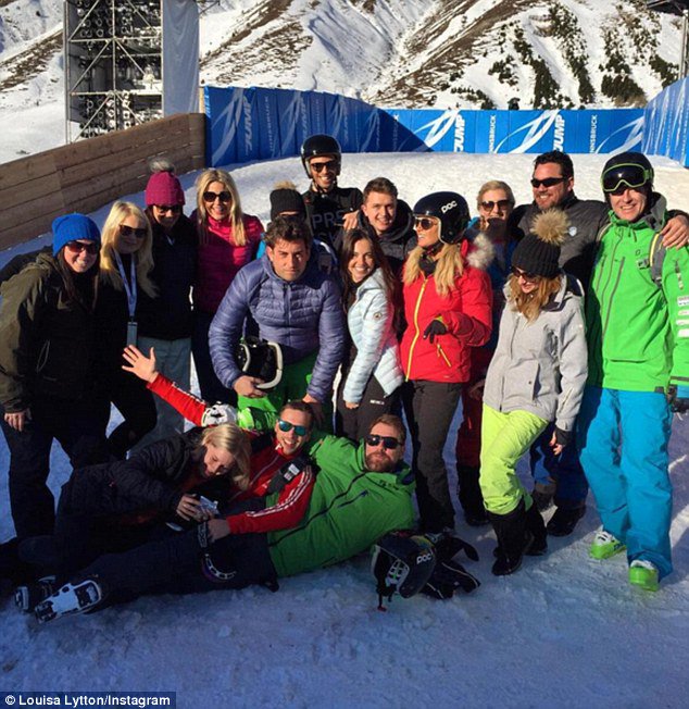 barbyana1's tweet photo. #Amazing #Team #TheJump2016 @deancain 👍🏼👍🏼💪🏼⛷🏼🏂🏼🔔 https://t.co/fVFykBwZip
