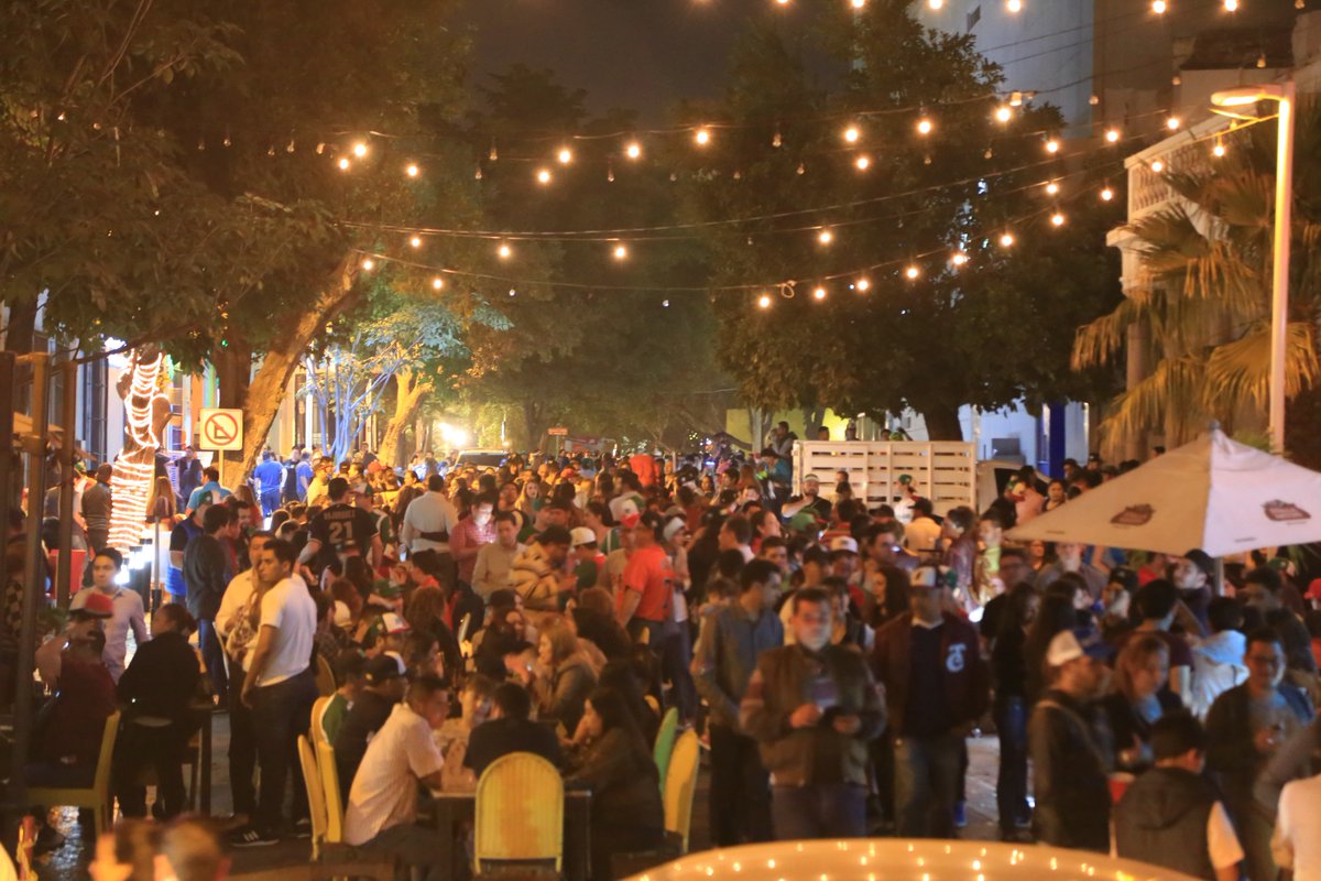 Sectur_Sinaloa's tweet photo. #Culiacán se apunta otro éxito en su segunda Callejoneada. Reúne a cerca de 5 mil asistentes en Centro Histórico. @gobsinaloa @MarcoGarciaC_ https://t.co/OQa2d9LDKk