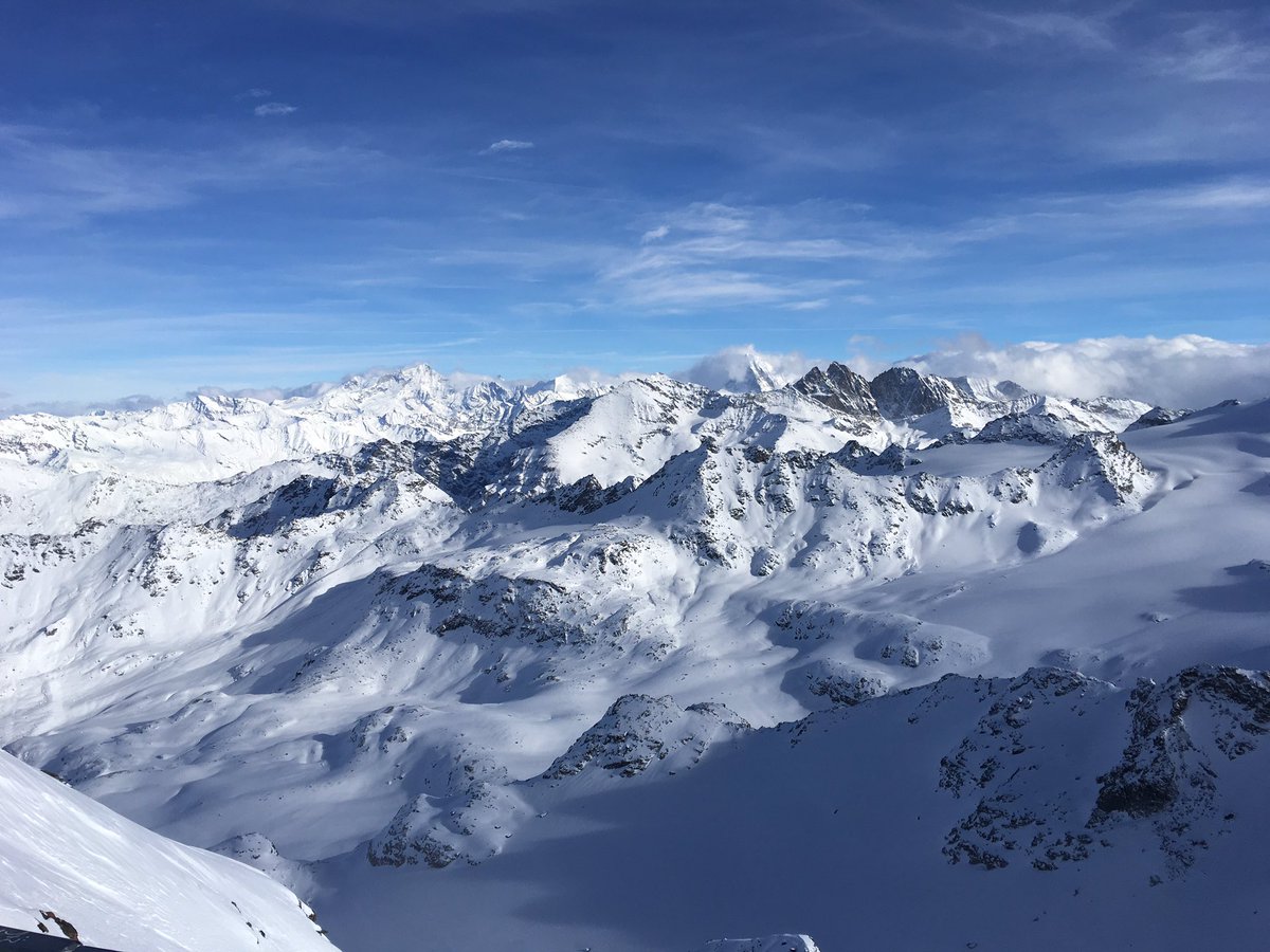 Fantastic four days of deep powder in Verbier with <a href="/ONorrisRacing/">Olly Norris Coaching</a> and <a href="/JamesOCEngineer/">James O'Callaghan</a> can hardly walk today!