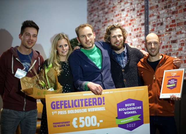 BlikOpZeewolde's tweet photo. Hofweb.nl beste biologische webwinkel Nederland #nieuws #zeewolde #hofweb https://t.co/W51B8ufzbh https://t.co/pbZ5WSW7Fv