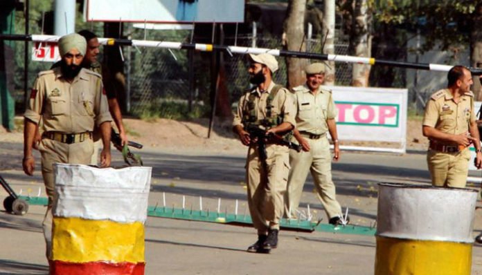 HeraldSpot's tweet photo. Ahead of Republic day, Pak terrorists may sneak into India.....
https://t.co/SHAlChWNoh
#Republicday #terrorists #India #intelligence https://t.co/tRNsVgDlQP