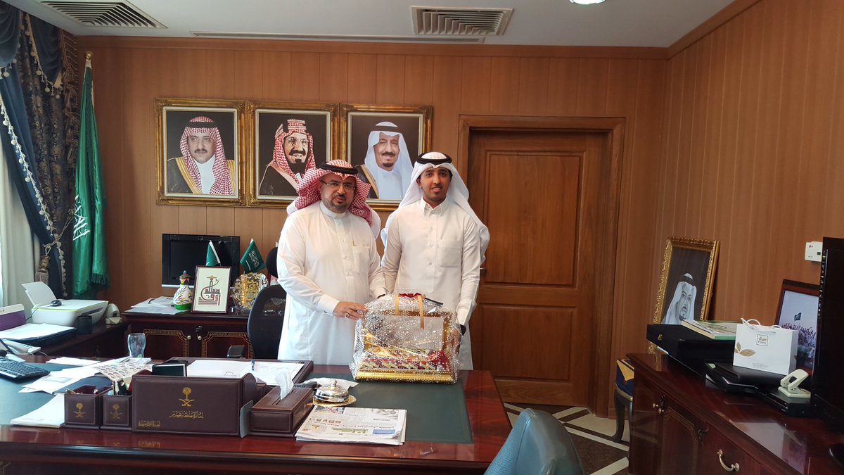 fozachocolate's tweet photo. نشكر محافظ محافظة محايل الاستاذ محمد المتحمي @almathamee  على حسن استقبال فوزا شوكلت وتقبله لهديتنا على ما يقوم ب�� من تحسين وتطوير في محايل https://t.co/2GBgFXN18v