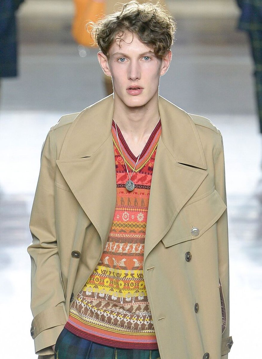 Loving <a href="/EntwistleJewels/">Rachel Entwistle</a> genderless designs for Paul Smith’s AW17 #PFW show, which itself merged men’s and women’s collections into one show