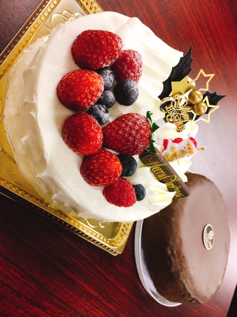 B7ckT's tweet photo. めっちゃ前だけどクリスマス会のときの😙💓
忘年会とか新年会とかもやって
こんなに楽しい環境で稼げるって最高⤴︎︎︎
ここ入って友達も増えたし良い人脈が広がった！✌️

楽しく稼ぎたい人！バイト行きたくない人！本気で稼ぎたい人はDMください😊 https://t.co/zzwPlVOiOY