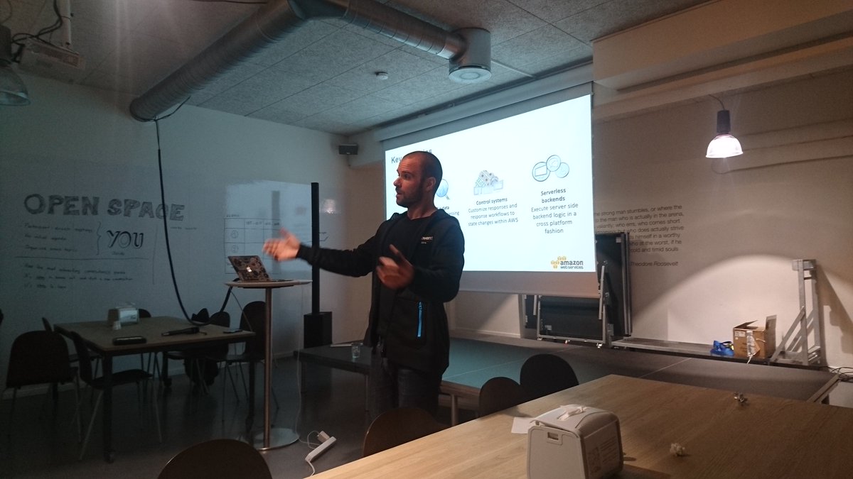 @adhorn talking about big data at <a href="/AWScphgroup/">AWS CPH User Group</a>
