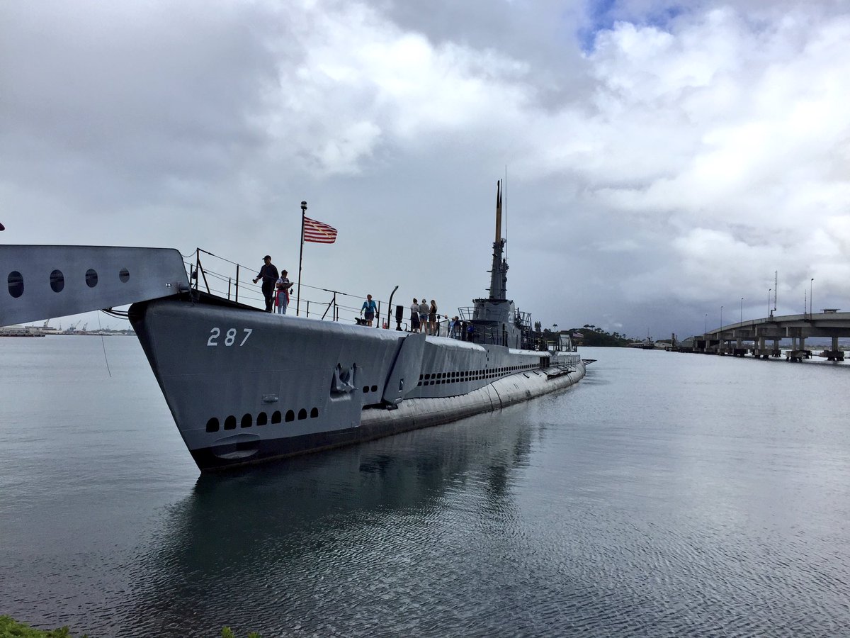 ブゥブゥ V Twitter 今日はパールハーバーの潜水艦博物館 戦艦ミズリーメモリアル 太平洋航空博物館へ行ってきた アリゾナメモリアルは次女氏の年齢制限で断念 アメリカ側の視点で学べて良かった カミカゼ特攻隊の方がぶつかった跡や水葬の跡は感慨深かった