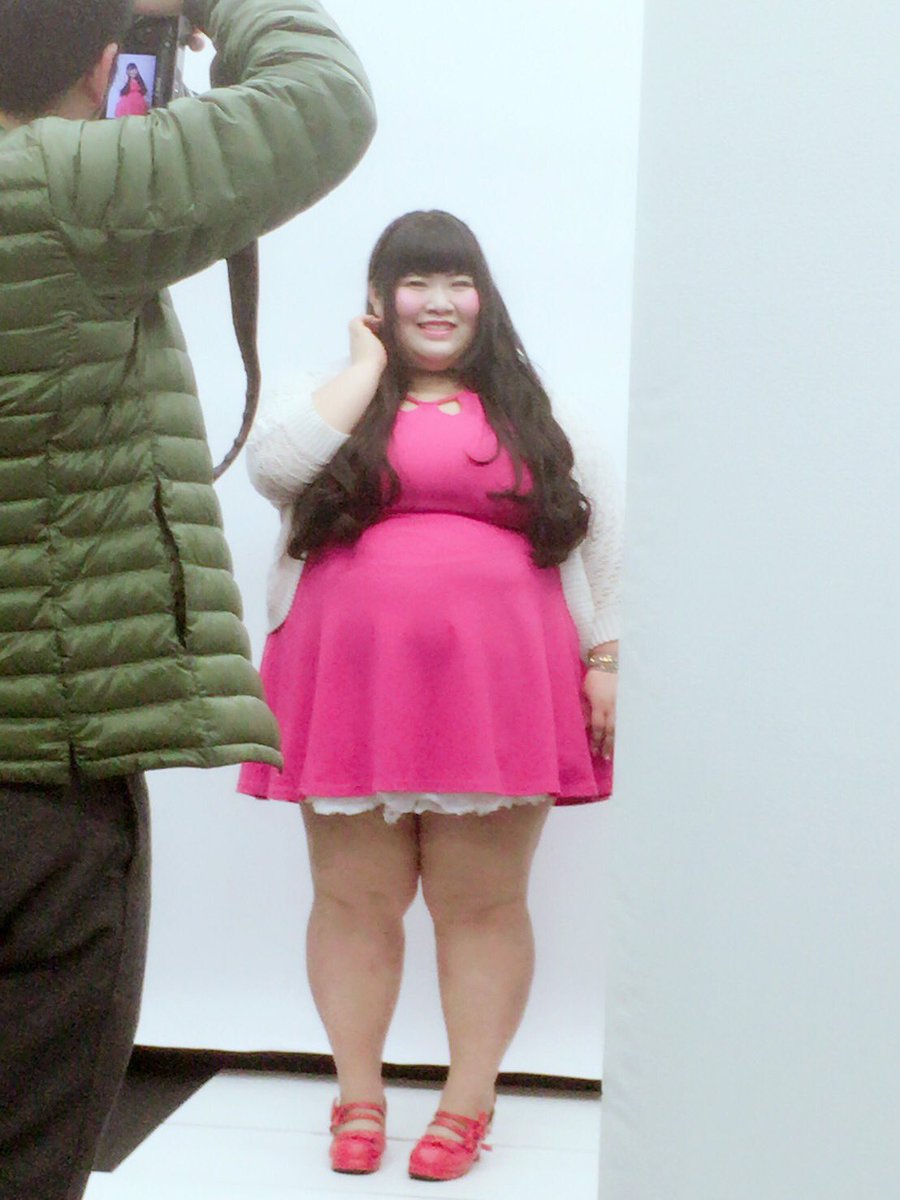 ずきてぃ V Twitter お店の撮影に行ったんだよ でもね決まってるポーズ太りすぎて何個かできなかったんだよ しかもね一枚目なんかど緊張してて顔