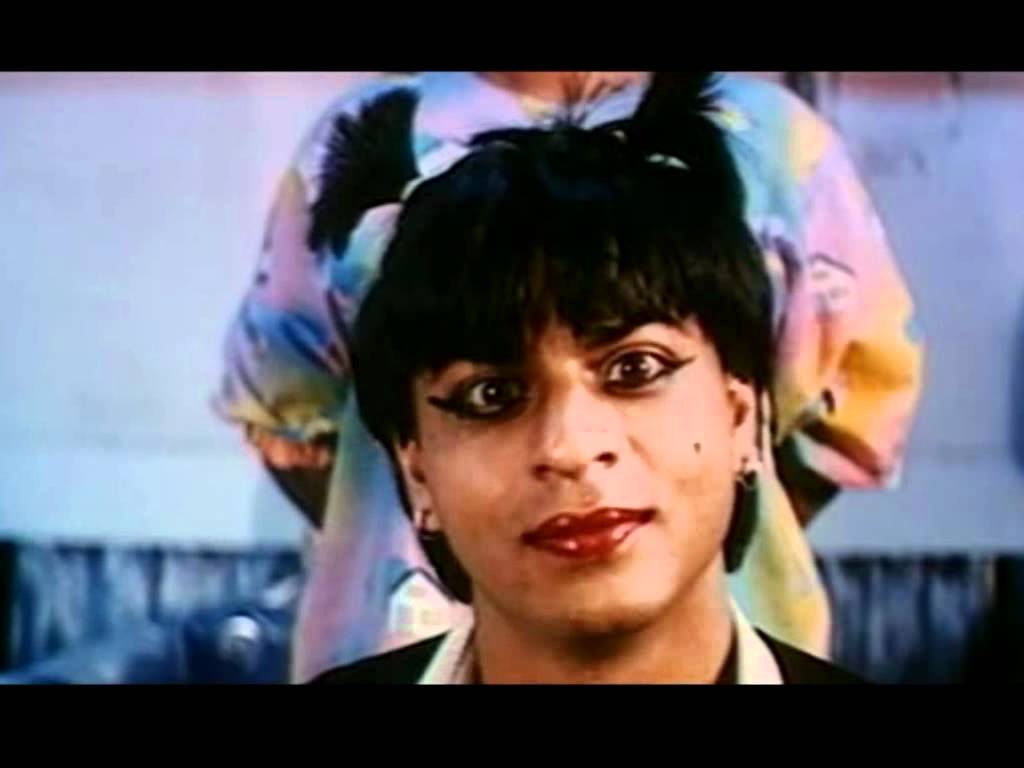 GappuRaja1's tweet photo. Pic 1: What ppl thought SRK would be doing for #RaeesPromotions on Trains
Pic 2: What SRK was actually doing
#RaeesDay
@HinduRajyam https://t.co/ru6S0ulJ21