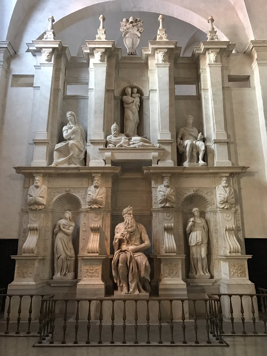 artribune's tweet photo. La mattinata la passiamo incantati di fronte alle mille sfumature del Mosè di Michelangelo reilluminato grazie a @Lottomatica. Venite!!! https://t.co/IofUx0Pdsu