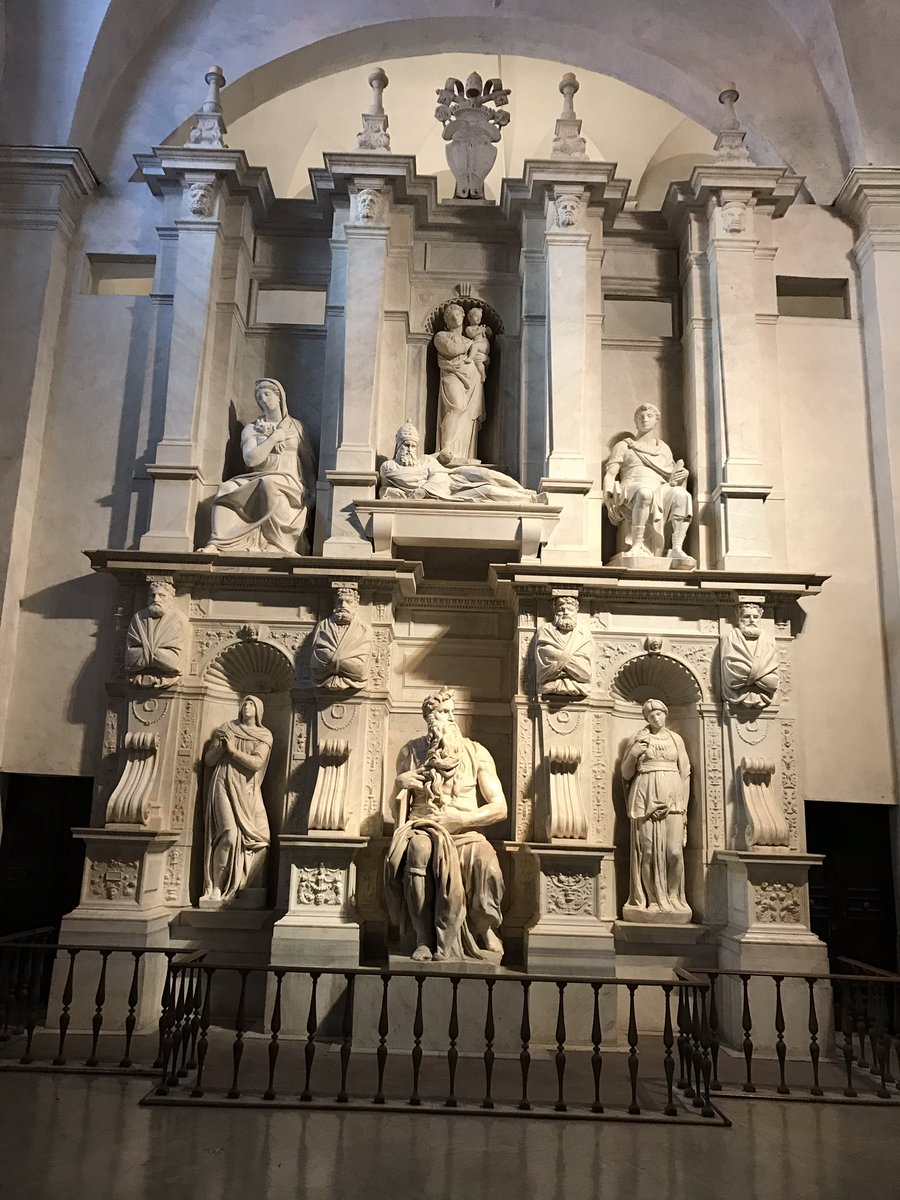 artribune's tweet photo. La mattinata la passiamo incantati di fronte alle mille sfumature del Mosè di Michelangelo reilluminato grazie a @Lottomatica. Venite!!! https://t.co/IofUx0Pdsu