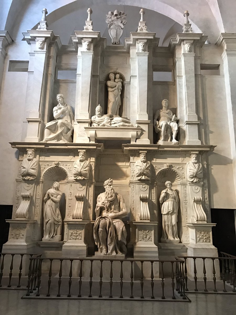 artribune's tweet photo. La mattinata la passiamo incantati di fronte alle mille sfumature del Mosè di Michelangelo reilluminato grazie a @Lottomatica. Venite!!! https://t.co/IofUx0Pdsu