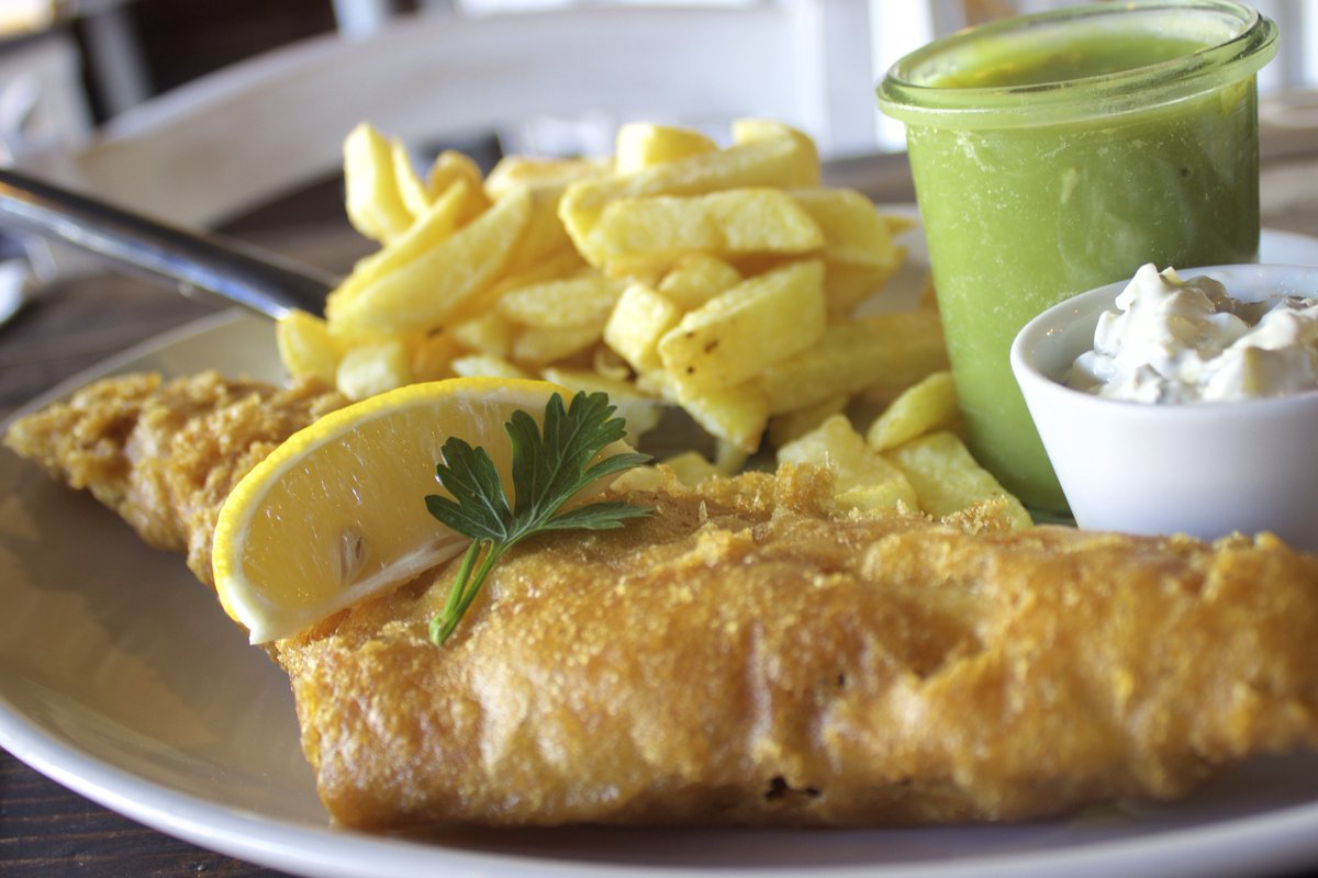 FishandChipK's tweet image. Tried our lunch special yet?
#fishandchips, one side and a drink just £5.95. 
Served Monday-Thursday between 12-2:30pm. #FishandChipKitchen