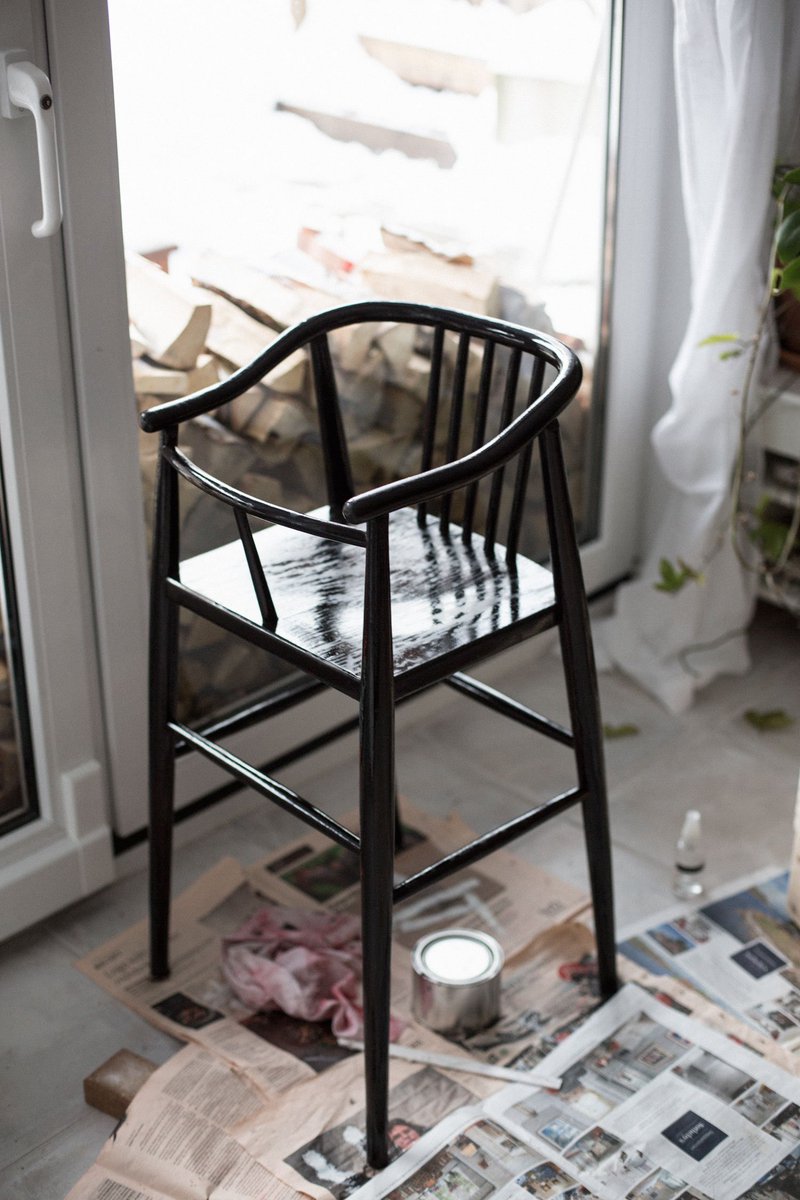 Giving a baby chair a make-over - what do you think?  makeitlast.se/2017/01/22/pai…