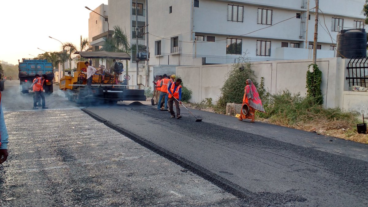 DevelopedSurat's tweet photo. #New_Road #ConstructionWork
between #Saroli_Jakatnaka_Bridge to #Ashram #Jahangirpura #RanderZone
#Surat #yes_icc
Clicked_by
#FenilThakkar https://t.co/tj4Ze2Emuj