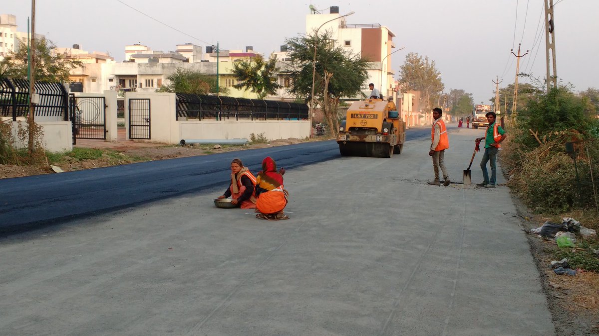 DevelopedSurat's tweet photo. #New_Road #ConstructionWork
between #Saroli_Jakatnaka_Bridge to #Ashram #Jahangirpura #RanderZone
#Surat #yes_icc
Clicked_by
#FenilThakkar https://t.co/tj4Ze2Emuj