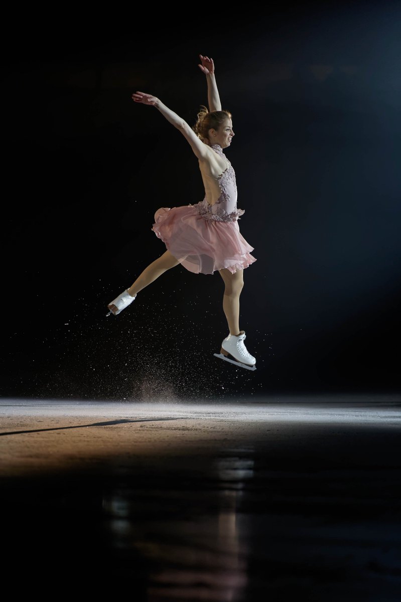 Wishing <a href="/msKOSTNER/">Carolina Kostner</a> all the best for Europeans! Photo © Pierre Quentin