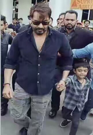 UsmanManu5's tweet photo. 😎 @ajaydevgn #Sir &amp; #YUG 😊
Today pc😎
@TeamAjayDevgn @Baadshaho2017 @LN_ADFan @ajaydevgncg @AaliyaJhalli @manojksharma2 @Devgnmumbaifc 💜💚💛 https://t.co/K4ZBdl5Svt