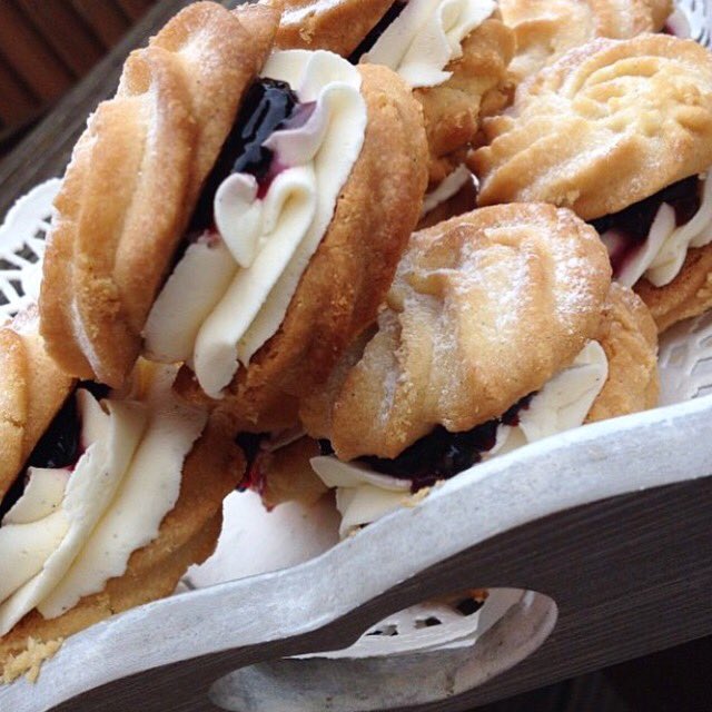 luellasbakery's tweet photo. Shared the #recipe for this delicious Viennese whirl #biscuits over on Instagram 💕 https://t.co/ViriBs7p47
