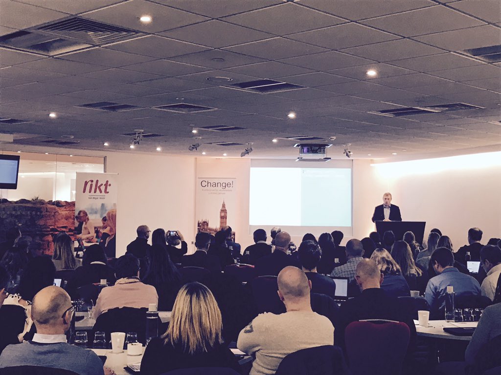 Jonathan Bishop snakker om læring for fremtiden. Hvordan kan vi forberede elever på livet og ikke eksamen?  #change17