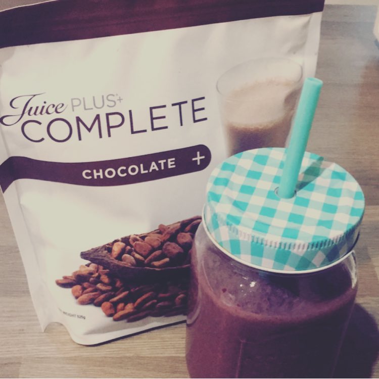KeyHealthLtd's tweet image. Almost forgot how BEAUTIFUL this combo was 😝😍 almond milk, chocolate complete and frozen Black Forest fruits 🙏🏼😋#HealthyBrekkie #plantbased