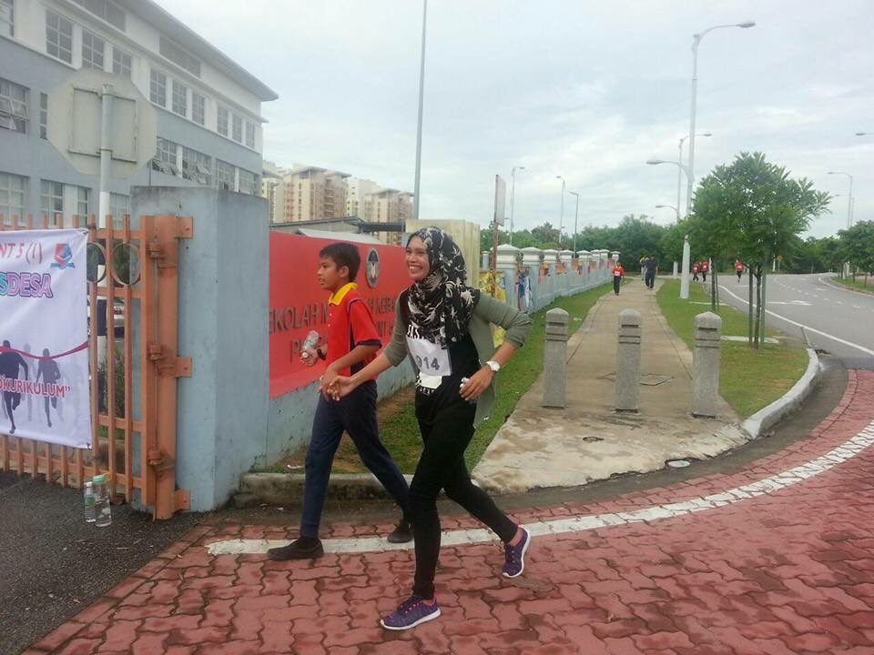 SyafaatNasir's tweet photo. Kasih seorang mak ni memang power. Steady la akak. Respect! https://t.co/kgTJGb75mL