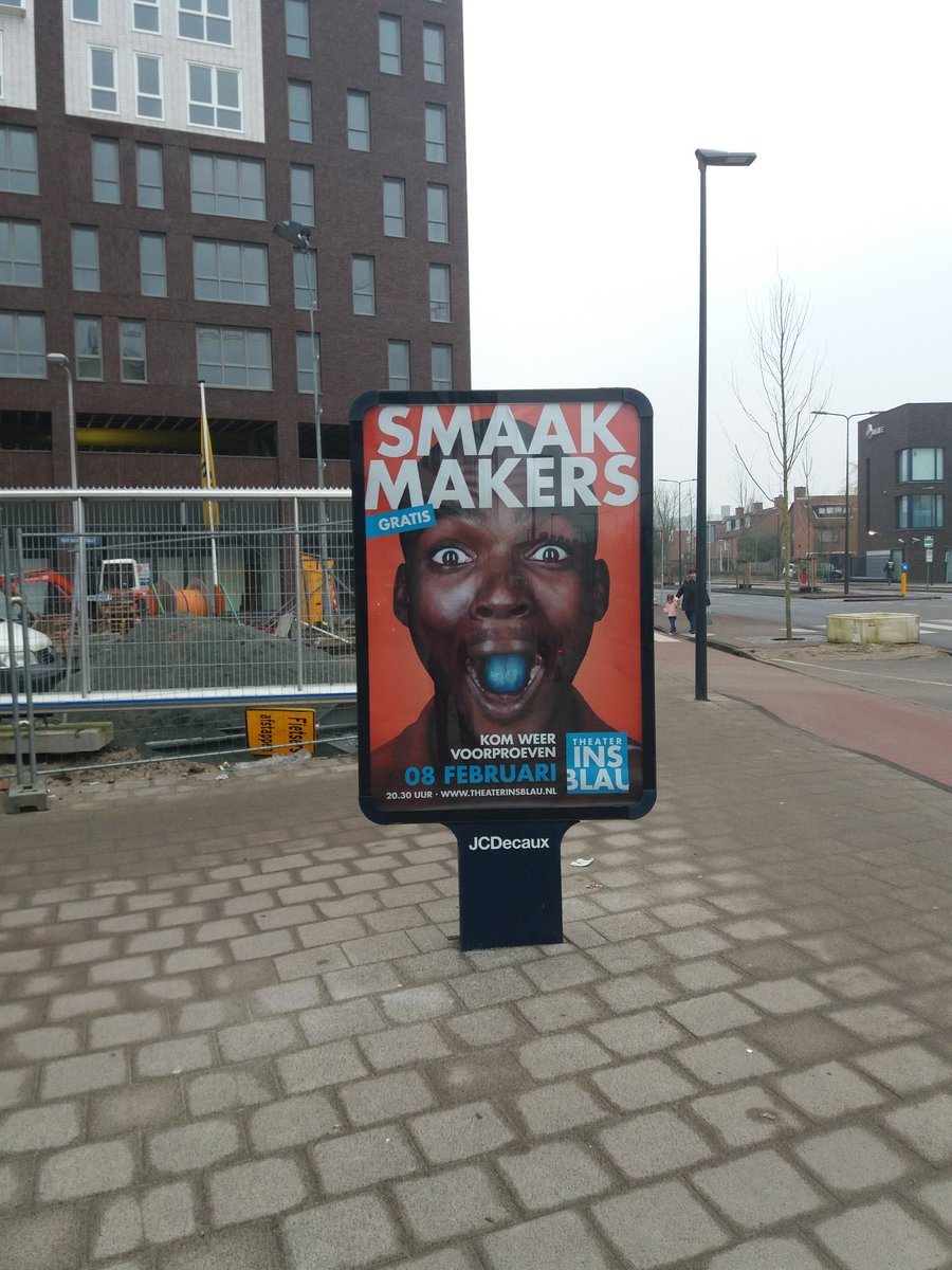 LarsvanWezel's tweet photo. Ook in #Leiden Noord wordt @TheaterInsBlau gehoord. https://t.co/dFwFcG8SyD