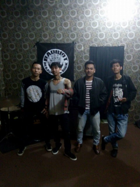 All punkrock in the world with love and the fight for life #Ensem #Skin #Rude #Punk