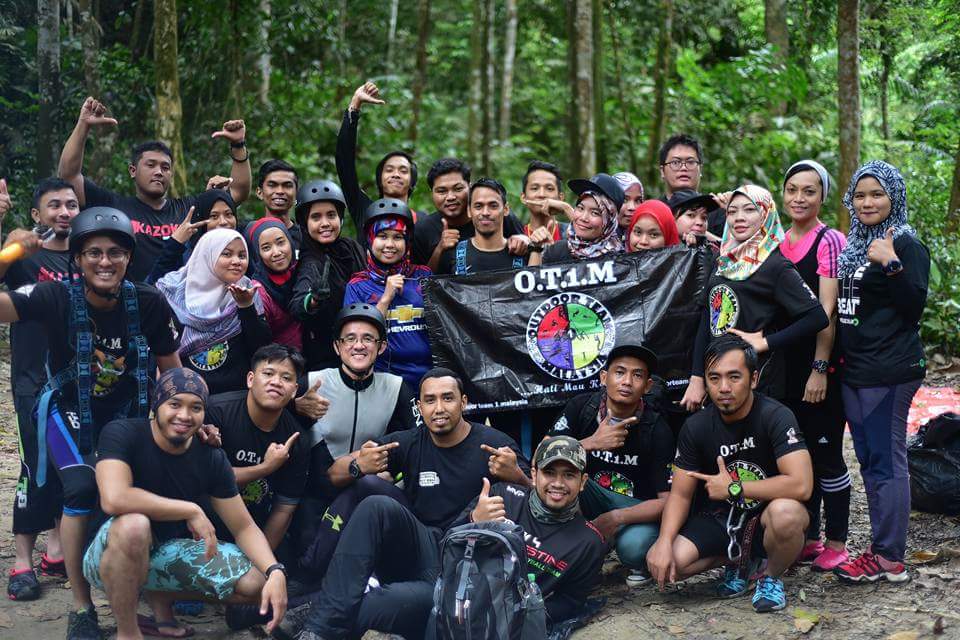 oteam1malaysia's tweet photo. Abseiling Sungai Pisang Gombak.
Ahad 22/1/2016.semua Ahli Kumpulan Slmat Mlakukan Sukan Lasak Abseiling .
#outdoorteam1malaysia 
#ot1m https://t.co/d5PJVLpvQR