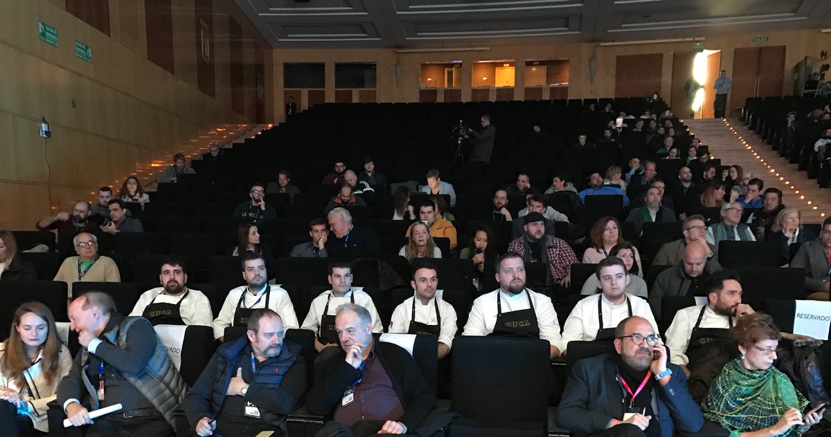 madridfusion's tweet photo. En pocos minutos conoceremos el ganador del PREMIO #cocinerorevelacion @ConservasCuca #amf17 https://t.co/6w4FqG7MUu
