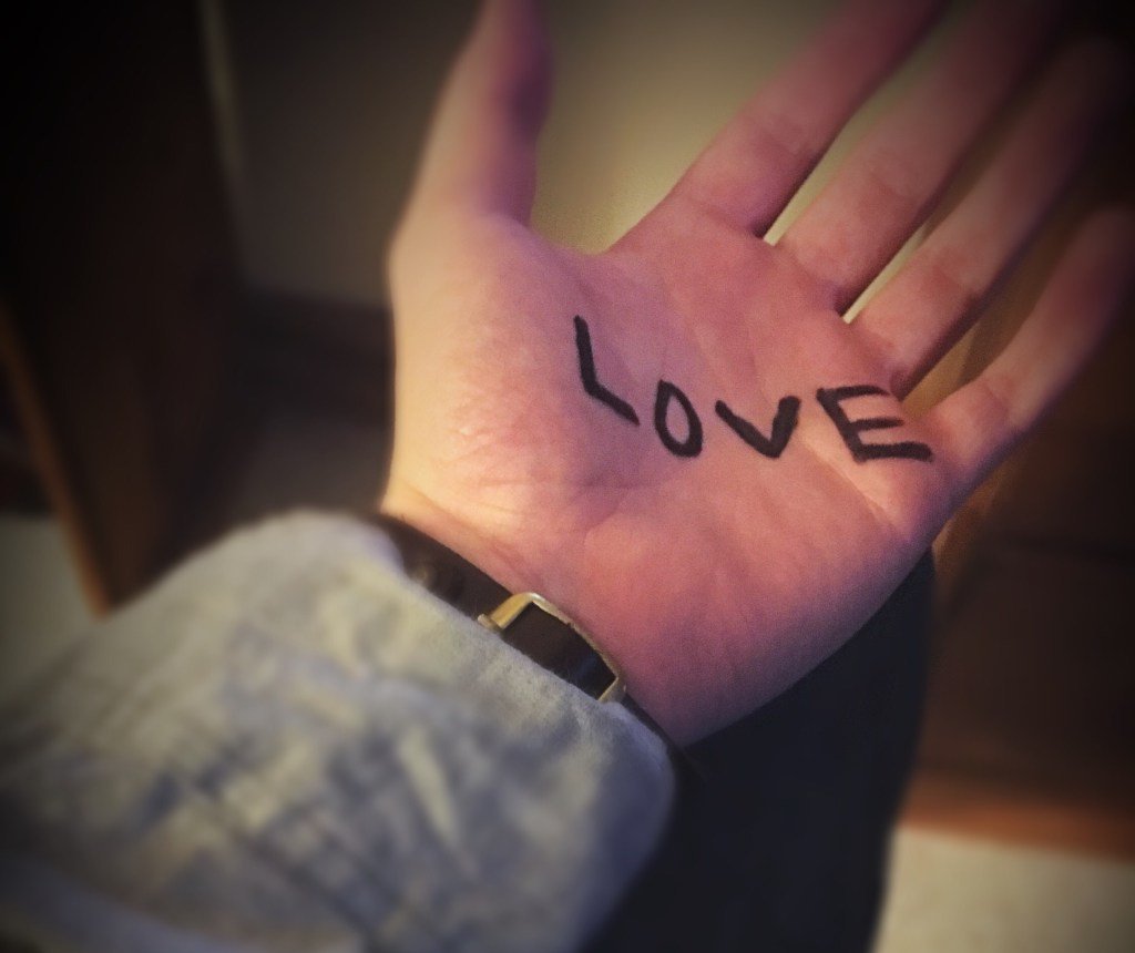 MatchboxLive's tweet photo. Call @Gibson_11six the love doctor because he basically is. Check out his thoughts here. https://t.co/3za1Z5vpkw https://t.co/V9mQNqBBfb